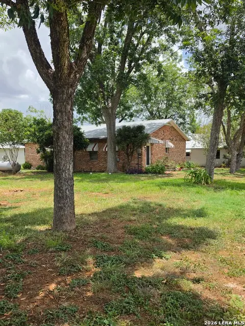 305 Waltom Ave, Jourdanton, TX 78026