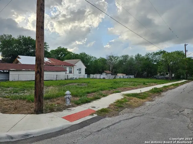 223 Coleman St, San Antonio, TX 78208 - #2