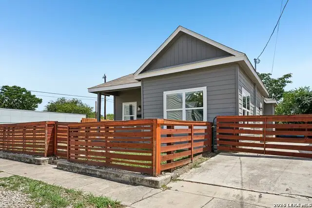 706 S Olive St, San Antonio, TX 78203 - #2