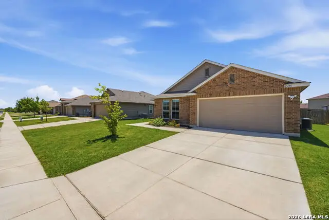 1525 Birmingham Dr, Seguin, TX 78155 - #2