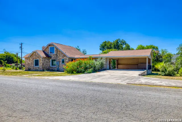 1229 N Park, Uvalde, TX 78801 - #2