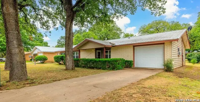 606 S Columbus Street, Fredericksburg, TX 78624 - #2