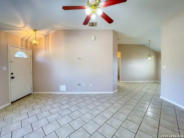 1300 Taylor St, Beeville, TX 78102 - #3
