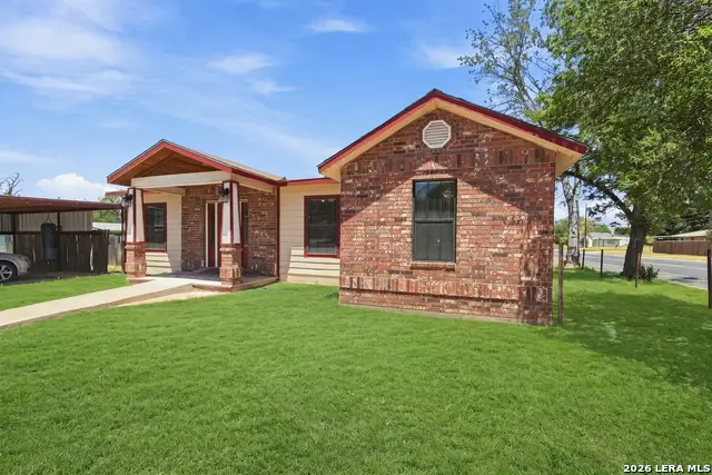 821 S E Colorado St, Pearsall, TX 78061 - #2