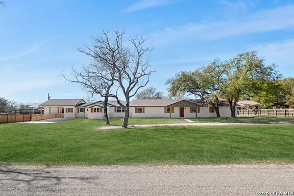 113 Crestline Dr, Pleasanton, TX 78064