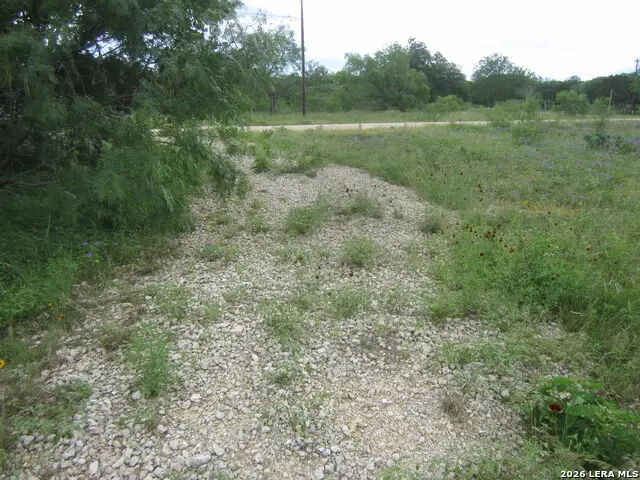 782 Mountain View Dr, Bandera, TX 78003 - #3