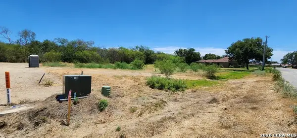 478 Eagle Point Rd, Eagle Pass, TX 78852