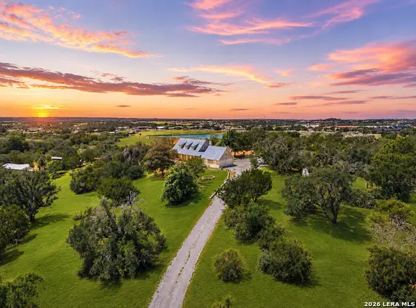 1405 Countryside Bnd, Fredericksburg, TX 78624