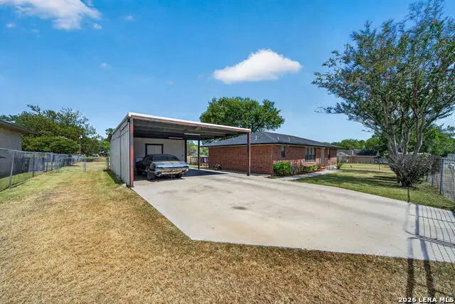 325 Wendy Ln, Seguin, TX 78155 - #3