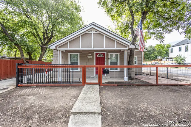 1202 N Center, San Antonio, TX 78202 - #1