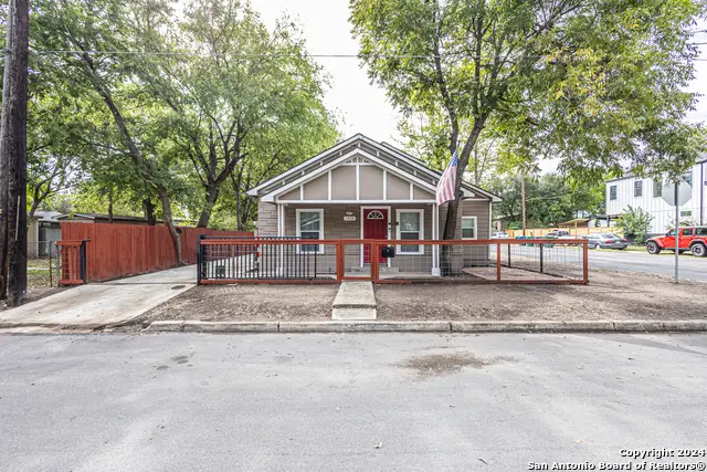 1202 N Center, San Antonio, TX 78202 - #2