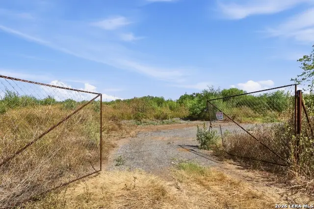 16818 S Us Highway 281, San Antonio, TX 78221 - #2