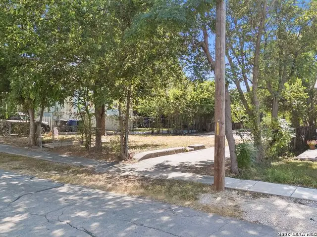 1121 N Olive Street, San Antonio, TX 78202 - #3