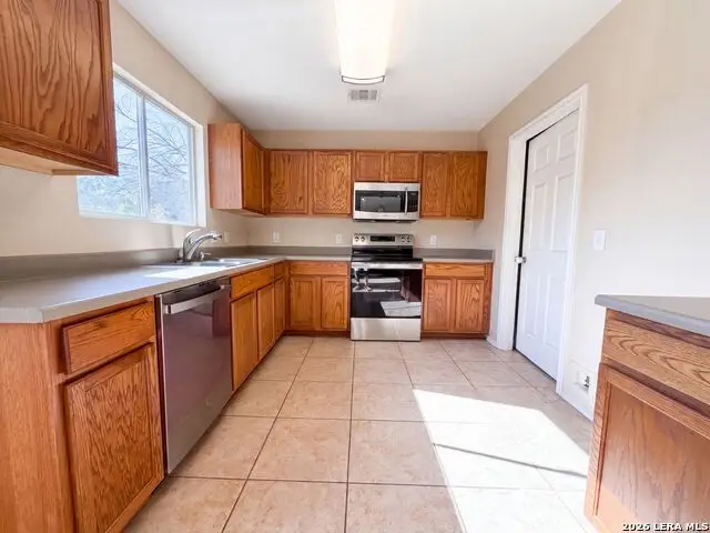 16423 Turf Clb, Selma, TX 78154 - #2