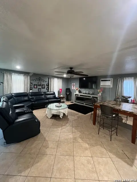 341 Prestwick Blvd, San Antonio, TX 78223 - #3