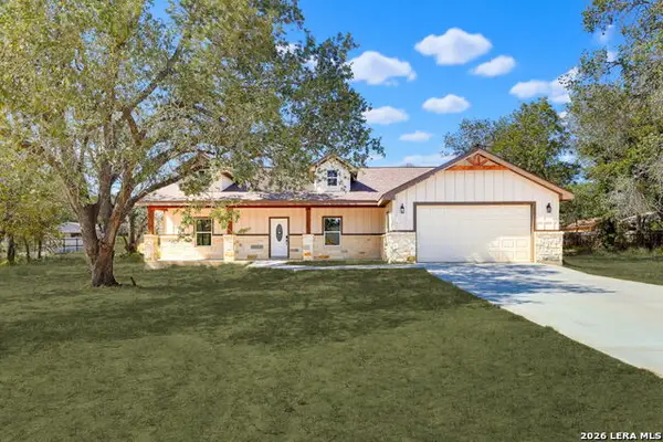 48 Grey Fox, Poteet, TX 78065
