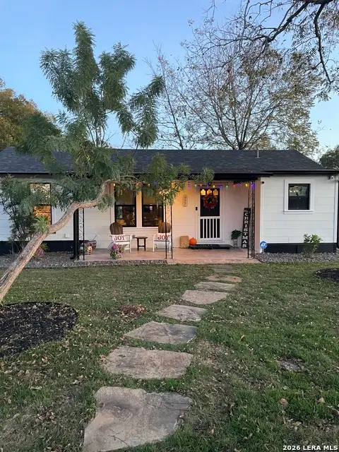 972 Albert St, New Braunfels, TX 78130