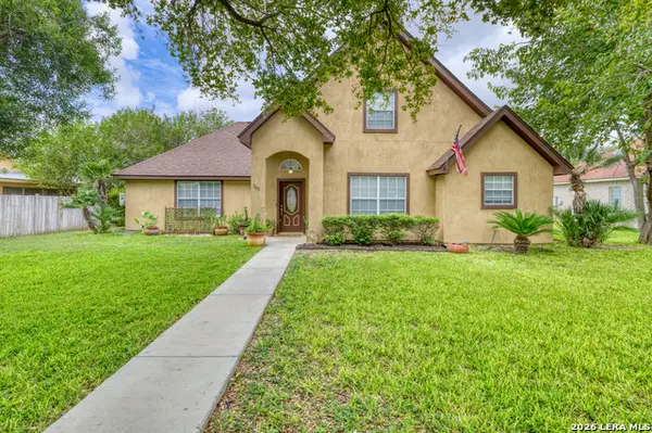 705 Sunrise Ave, Uvalde, TX 78801