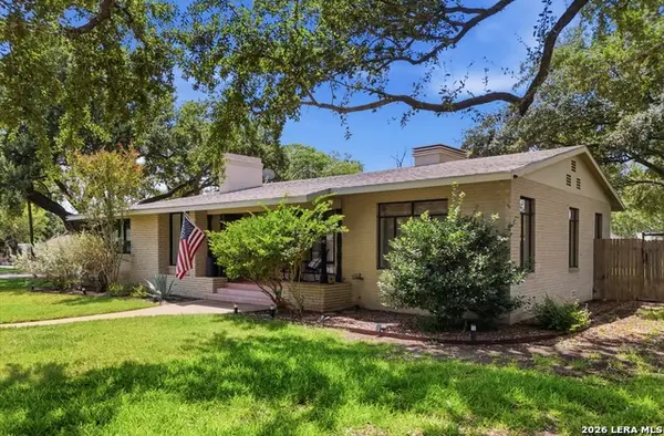1105 N Park, Uvalde, TX 78801