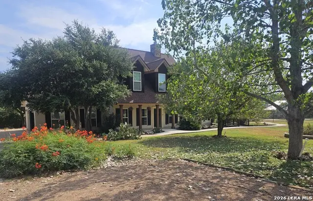 204 Falling Hls, New Braunfels, TX 78132 - #1