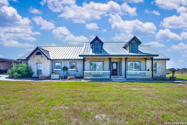 247 S Palo Alto Dr, Floresville, TX 78114 - #1