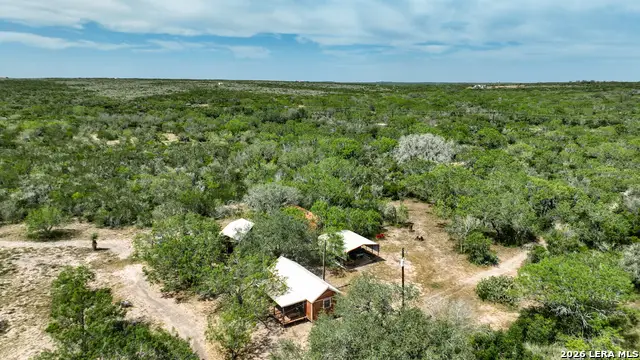 128 Salyer Rd, George West, TX 78022 - #1