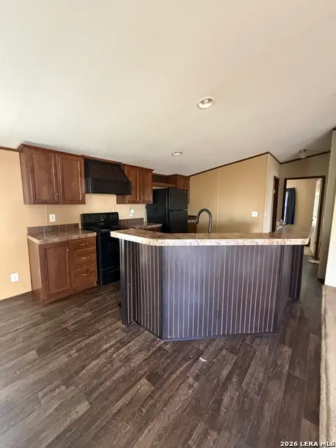 1204 W Houston St, Carrizo Springs, TX 78834 - #3
