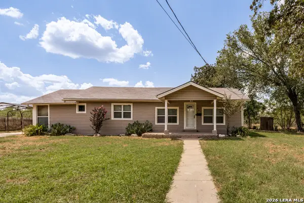 231 Elm Ave, Luling, TX 78648