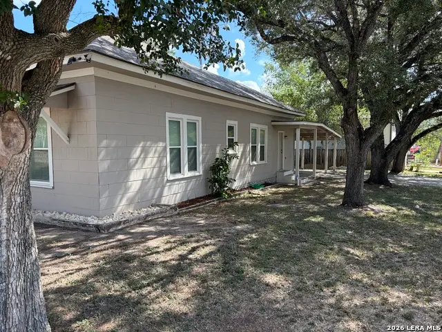 423 S 6th St, Kenedy, TX 78119 - #3