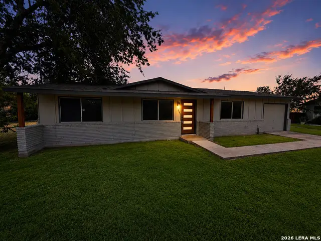 254 Flintstone Ln, Universal City, TX 78148 - #1
