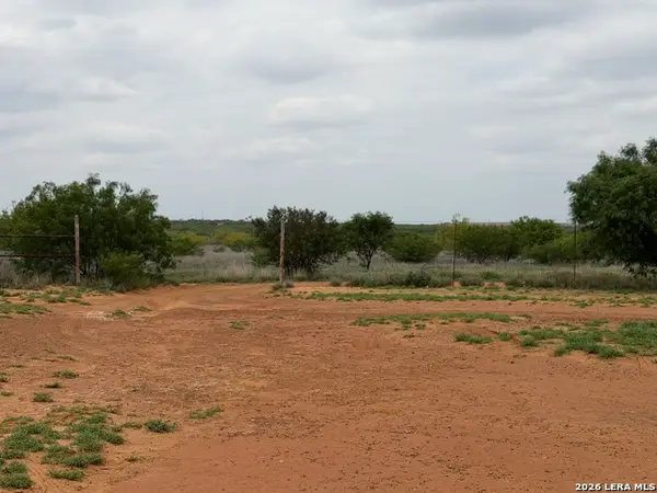 6336 Fm 1557, Carrizo Springs, TX 78834