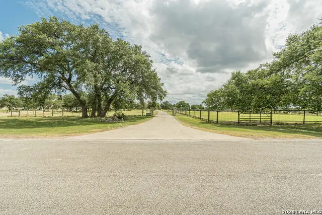 287 San Marcos Trl, New Braunfels, TX 78132 - #1