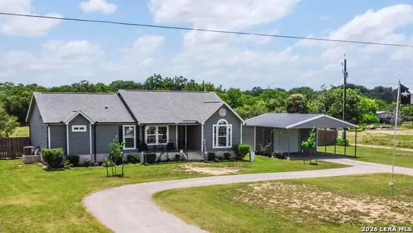 866 Sea Willow Dr, Marion, TX 78124