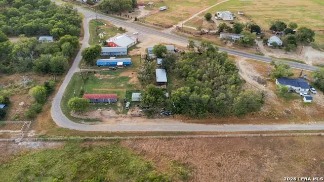 80 County Road 100, Floresville, TX 78114 - #1