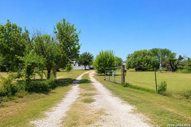 1685 County Road 5715, Natalia, TX 78059 - #3