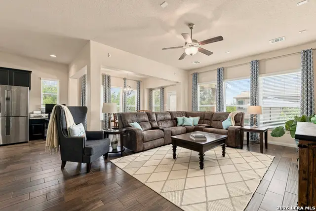 909 Beechwood Ln, New Braunfels, TX 78130 - #2