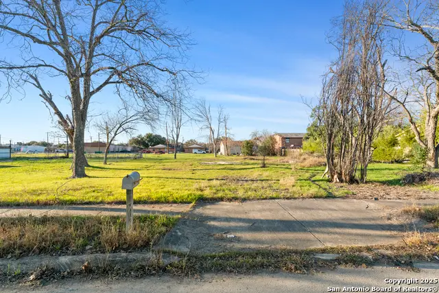217 E Lindbergh Blvd, Universal City, TX 78148 - #1