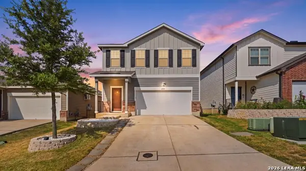 4925 Hallies Garden, St Hedwig, TX 78152