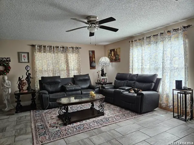 6803 Honeyridge Ln, San Antonio, TX 78239 - #3