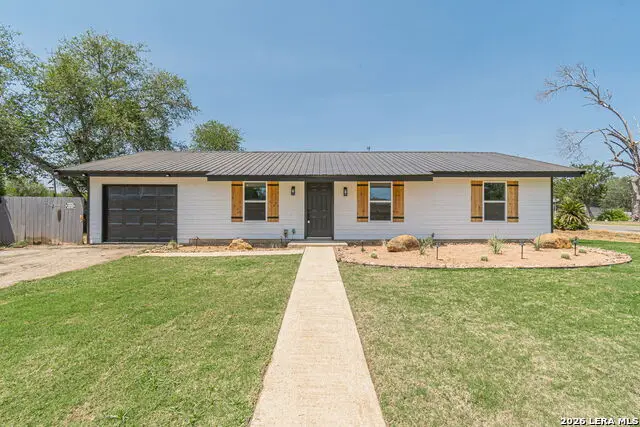 1215 Olive, Jourdanton, TX 78026 - #1