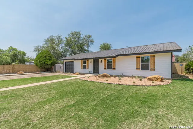 1215 Olive, Jourdanton, TX 78026 - #2