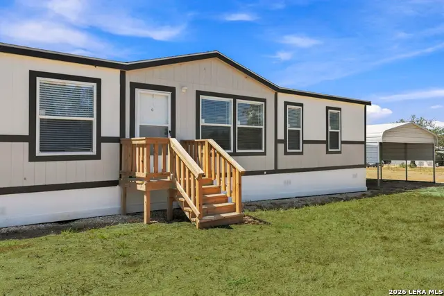 872 Main Loop Rd, Waelder, TX 78959 - #1