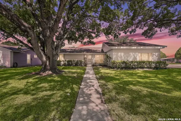 825 Marilyn Dr, Schertz, TX 78154