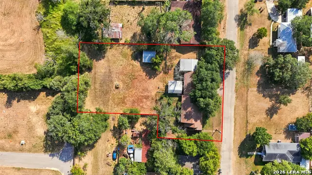 1604 J St, Floresville, TX 78114 - #2
