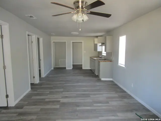 506 E Sarah St, Beeville, TX 78102 - #2