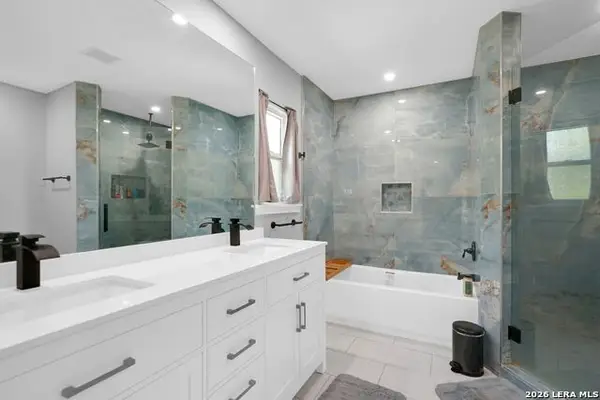 111 Beechwood Ln, San Antonio, TX 78216