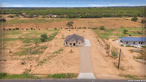 140 Sylashayes Loop, Pleasanton, TX 78064