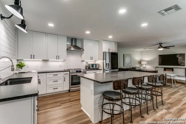 7619 Valley Trails St, San Antonio, TX 78250 - #1