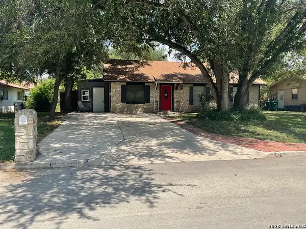 219 Shin Oak Dr, Live Oak, TX 78233