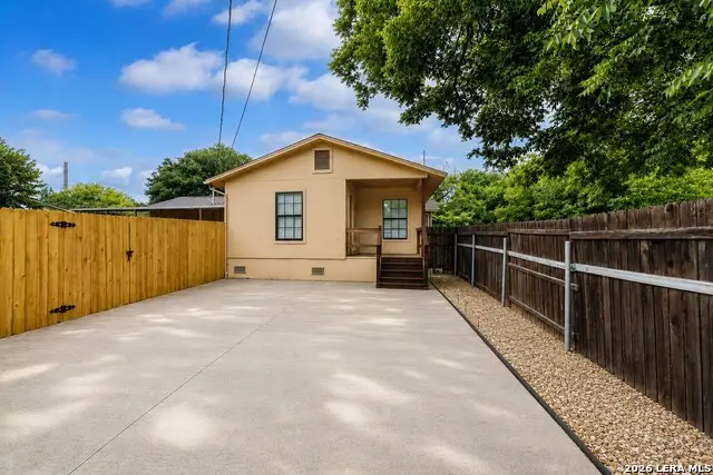 140 Hillcrest, Luling, TX 78648 - #2